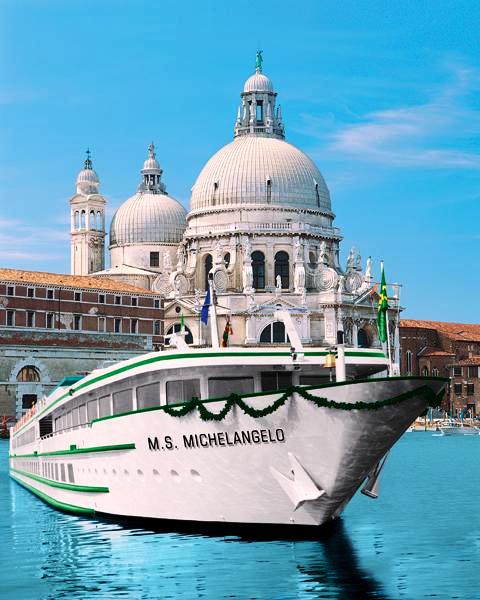 El MS Michelangelo frente a la monumental Venecia CRUCEROS CROISIEUROPE VENECIA Y SU LAGUNA